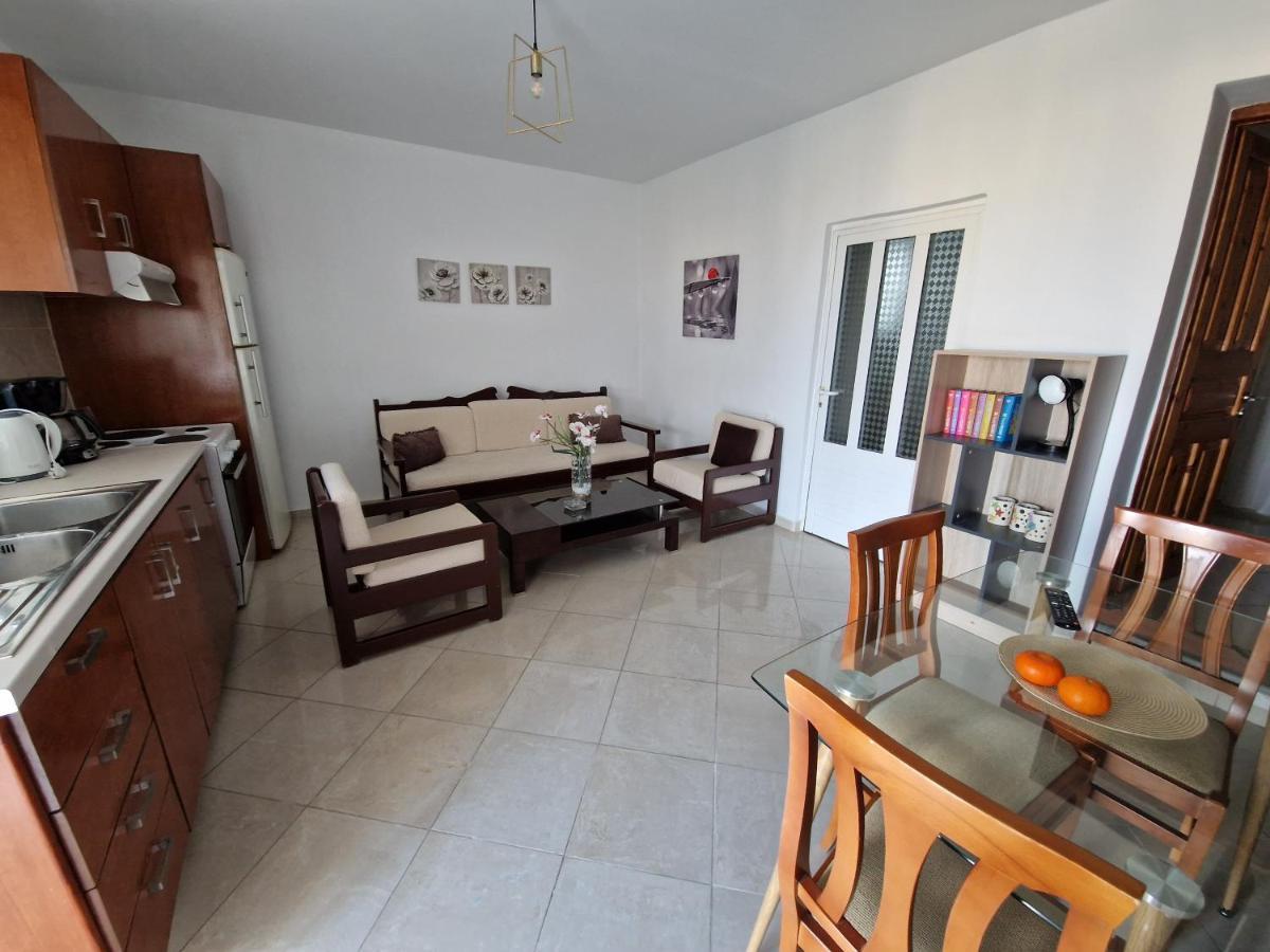 Claudia Villa 2 Agia Marina  Exterior photo